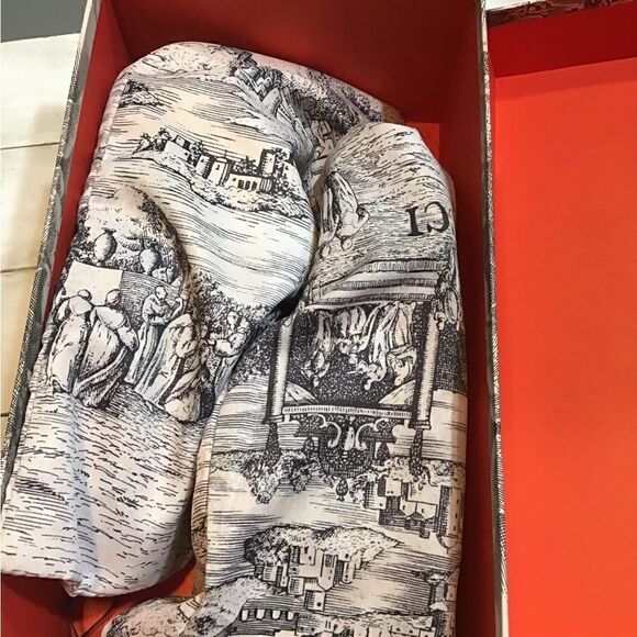 "Gucci Ultrapace Sneakers - Men's Size 7- Rare Design" - Picture 10 of 10